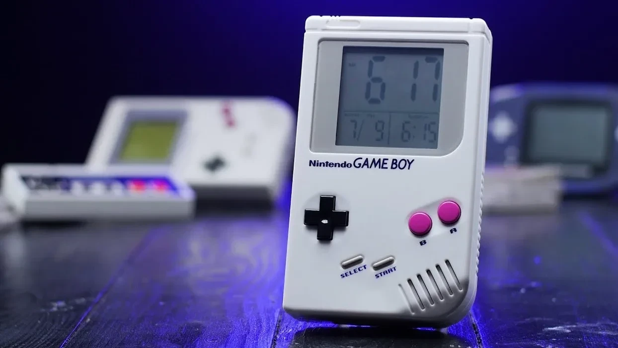Regalfoto von Game Boy Alarm Clock